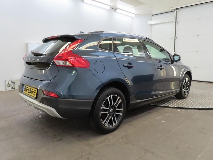 volvo v40 cross country 2018 yv1mz74l1j2152977