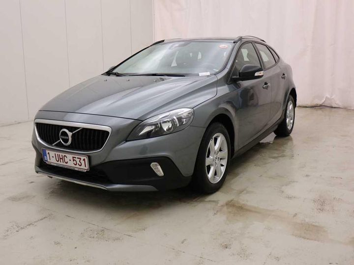 volvo v40 2018 yv1mz74l1j2157864