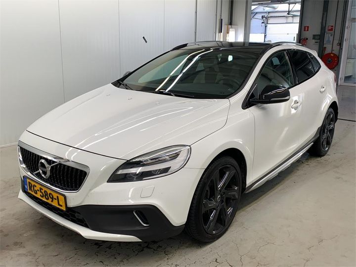 volvo v40 2017 yv1mza8ldj2148040