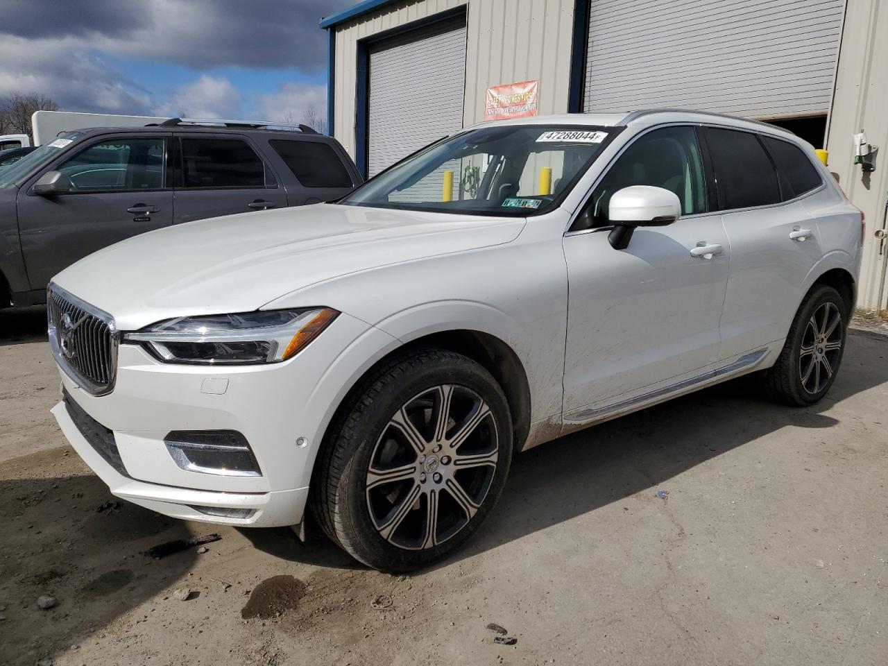 volvo xc60 2018 yv4a22rl0j1046816