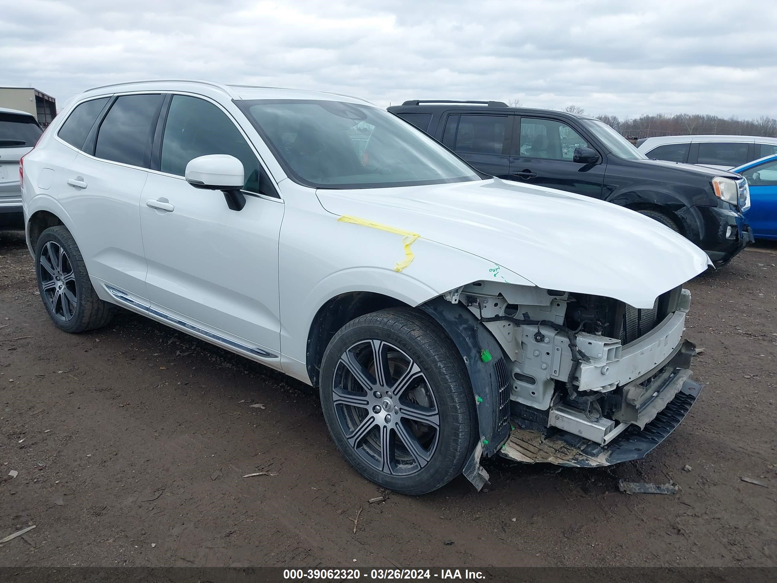 volvo xc60 2018 yv4a22rl8j1015717