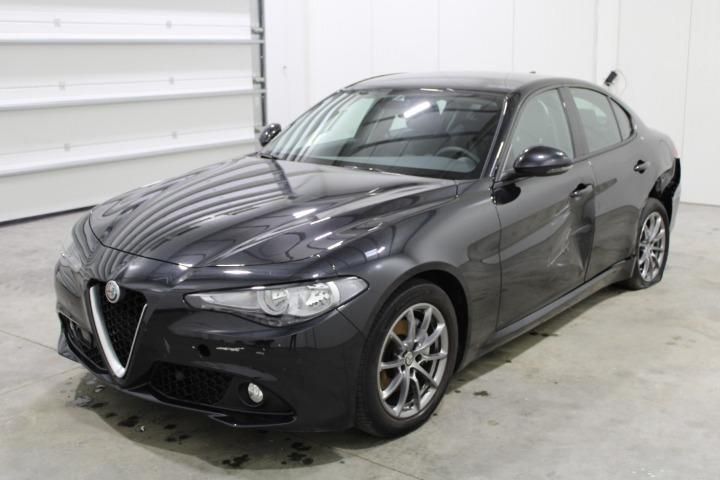 alfa-romeo giulia saloon 2017 zareaebn2j7569827